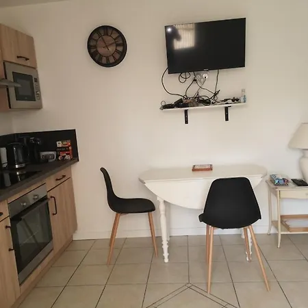 2 Pieces Avec Terrasse Proche Et Commerces Prázdninový dům