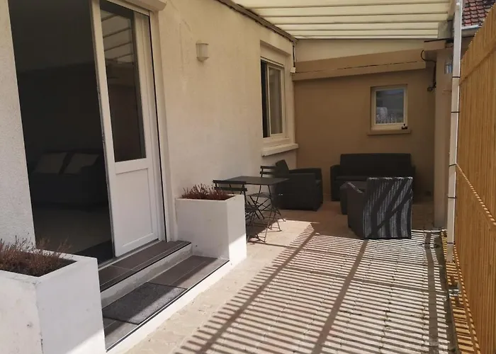 2 Pieces Avec Terrasse Proche Et Commerces וויסטרהאם